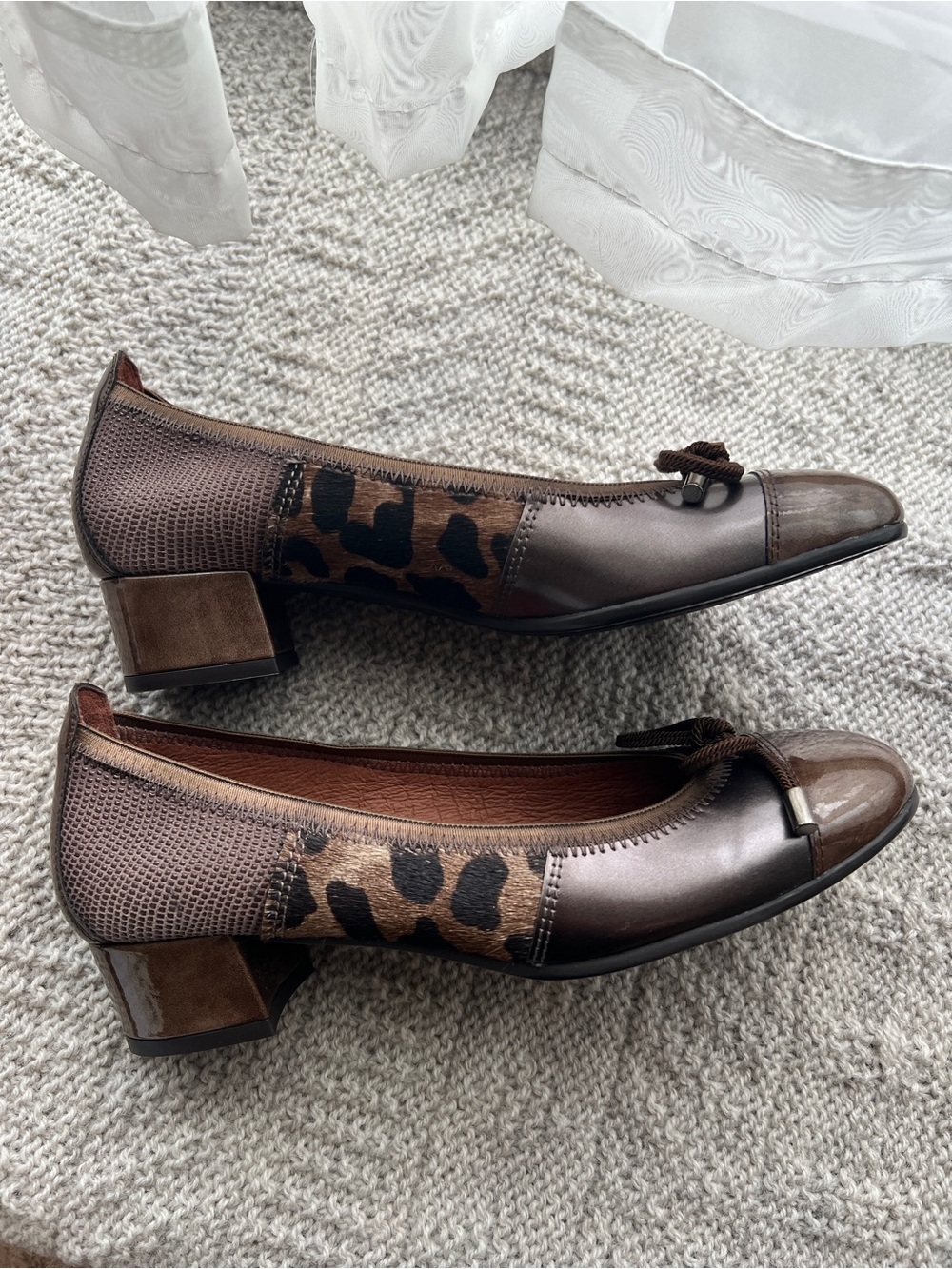 Hispanitas - NWOT - gorgeous low heel leather and calf hair heels size 38/7.5